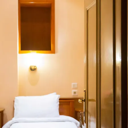 Hotel Avra