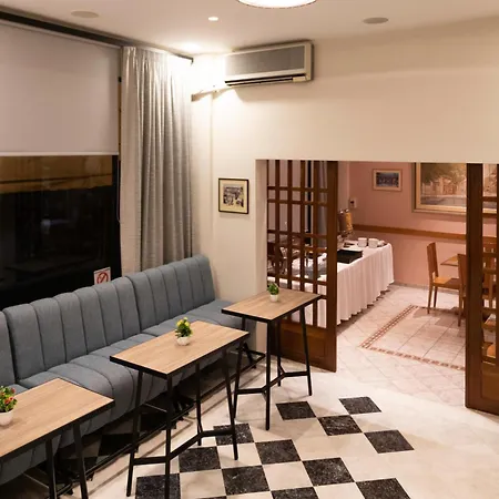 Szálloda Avra Kardíca