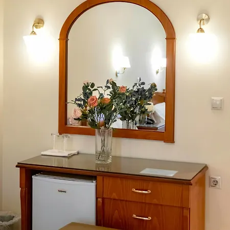 Hotel Avra