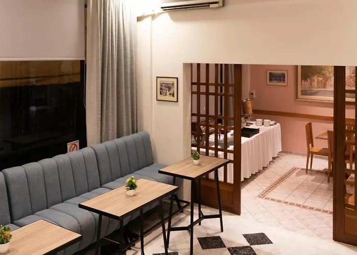 فندق Avra Kardítsa